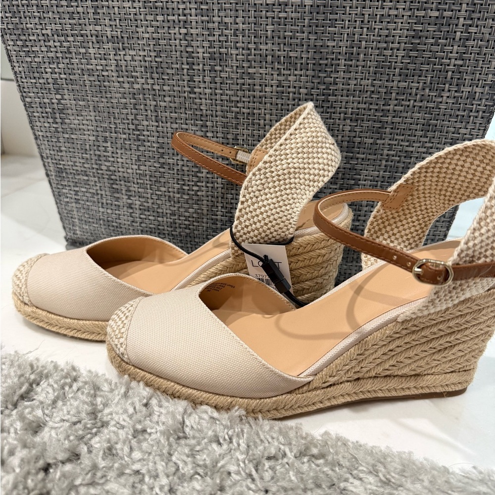 Loft espadrille wedges.  Size 9.  Never worn - Picture 4 of 10